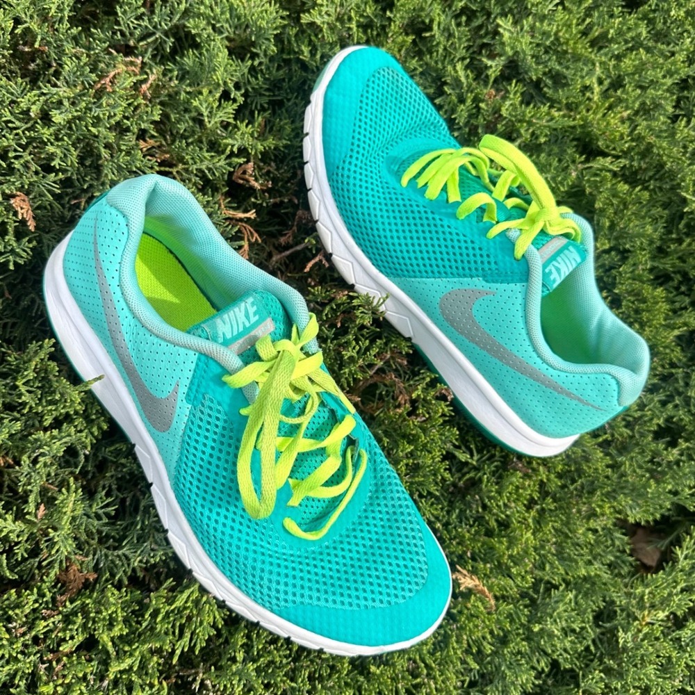 Nike Flex Experience RN‎ 5 Athletic Shoes Big Kid Size 5Y Hyper Turquoise Volt